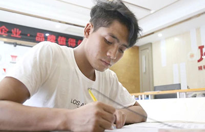 “誠(chéng)信女子”魏月董丈夫到紫南轄區(qū)金凱地工作