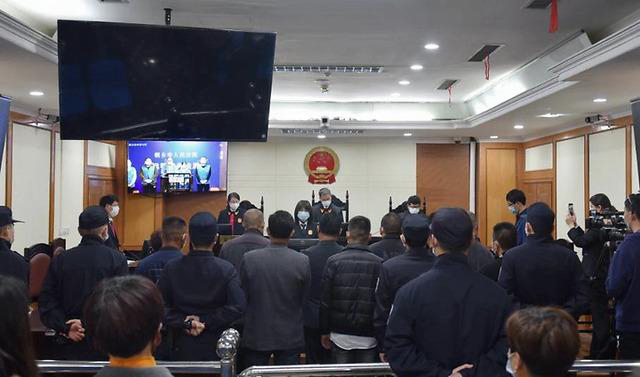 6300多噸淤泥倒入京杭大運河 15人被判刑!