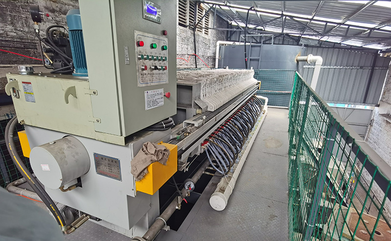 壓濾機(jī)廠家解析隔膜壓濾機(jī)安裝及使用時(shí)需要注意哪些事項(xiàng)